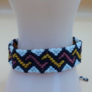 Unisex Woven Macramé Thread Bracelet with Geometric Figures, Peruvian Crafts